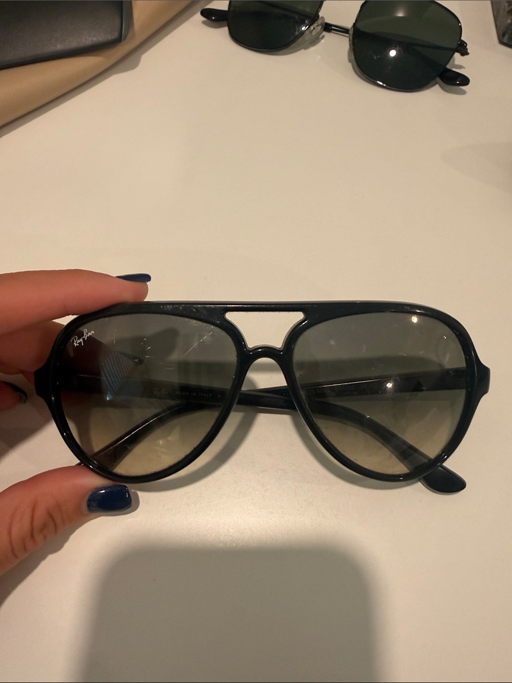 Ray-Ban Black Aviator Sunglasses with Gradient Lenses